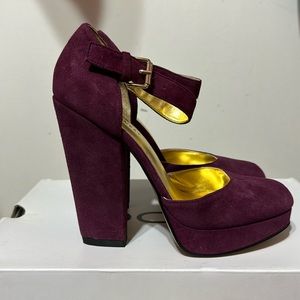 Nine West - 4in heels. Worn - good condition. Size 5